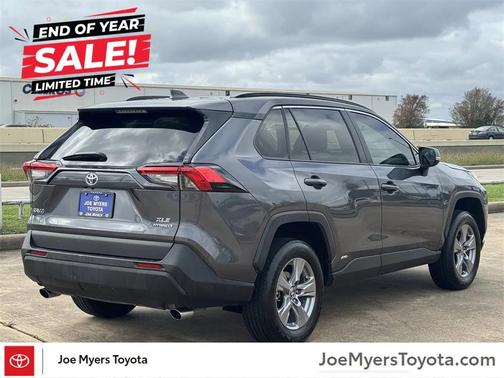 2022 Toyota RAV4 Hybrid XLE