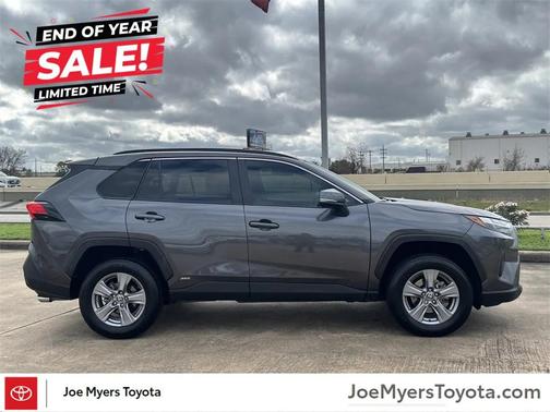 2022 Toyota RAV4 Hybrid XLE