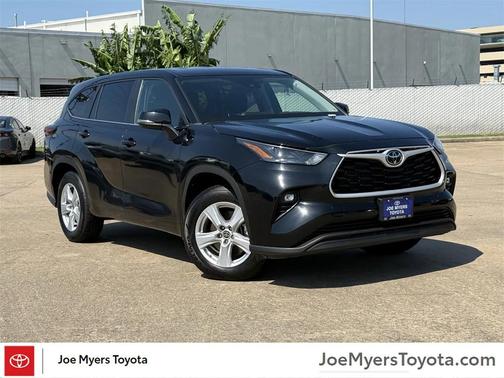 2024 Toyota Highlander LE