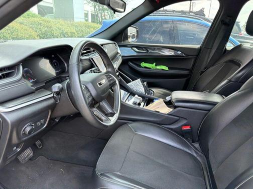 Bright White Clearcoat 2022 Jeep Grand Cherokee Altitude