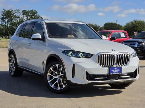 White Metallic 2025 BMW X5 xDrive40i