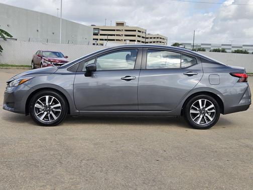 Gun Metallic 2025 Nissan Versa 1.6 SV