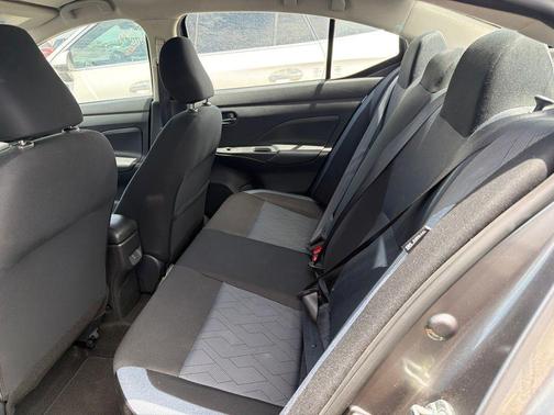 Gun Metallic 2025 Nissan Versa 1.6 SV