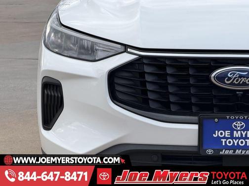 Star White Metallic Tri-Coat 2023 Ford Escape Active