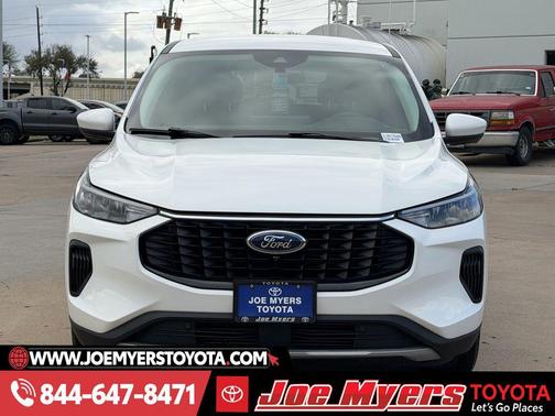 Star White Metallic Tri-Coat 2023 Ford Escape Active