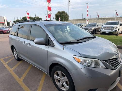 Silver Sky Metallic 2014 Toyota Sienna LE