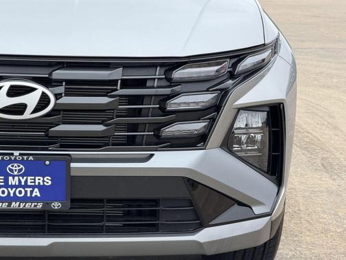 Shimmering Silver 2026 Hyundai TUCSON SEL Premium