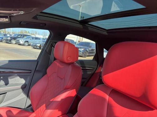 2025 Audi SQ5 3.0T Premium Plus