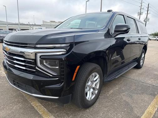 2025 Chevrolet Suburban LT