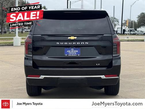 2025 Chevrolet Suburban LT