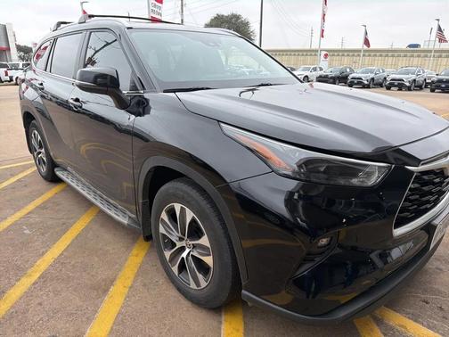 2024 Toyota Highlander XLE