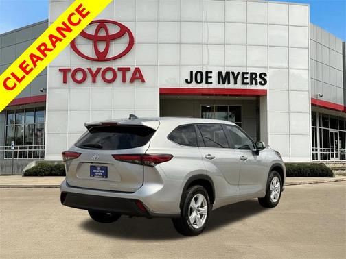 2023 Toyota Highlander LE