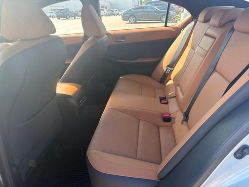 Iridium 2024 Lexus IS 300 Base