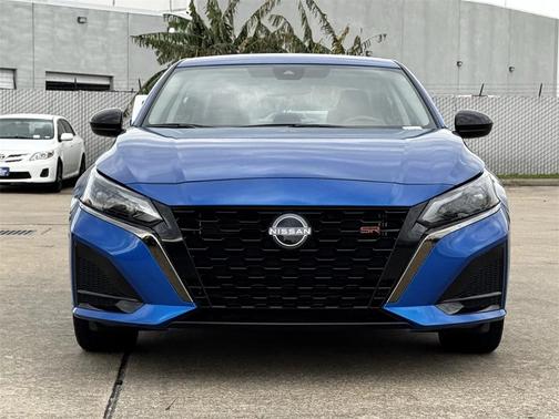 2025 Nissan Altima SR FWD