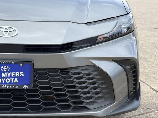 Heavy Metal 2025 Toyota Camry SE