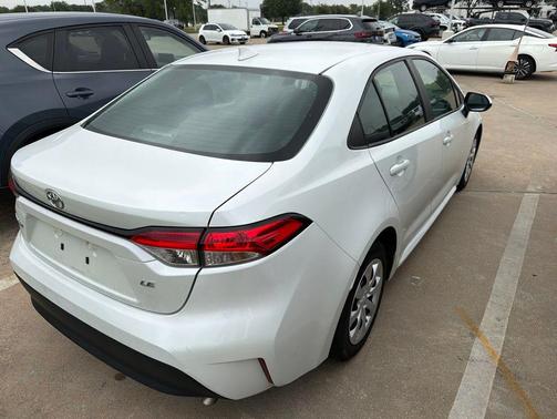 Pearl 2024 Toyota Corolla LE