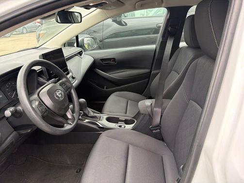 Pearl 2024 Toyota Corolla LE