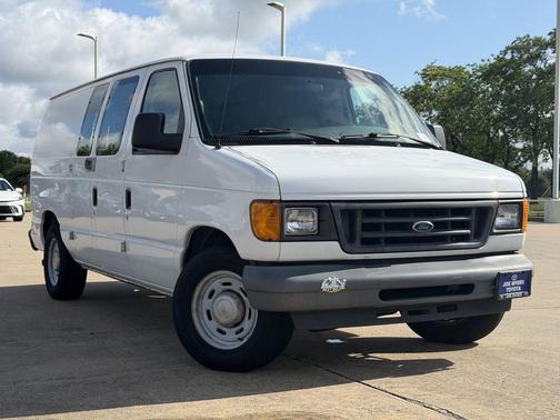 Oxford White Clearcoat 2006 Ford E150 Cargo