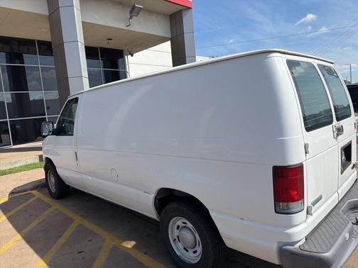 Oxford White Clearcoat 2006 Ford E150 Cargo