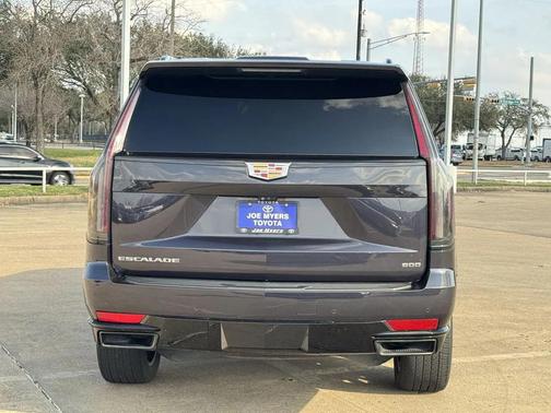 2023 Cadillac Escalade Sport