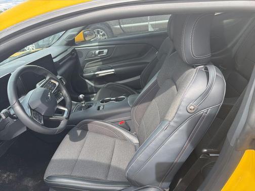 Yellow Splash Metallic Tri-coat 2024 Ford Mustang GT