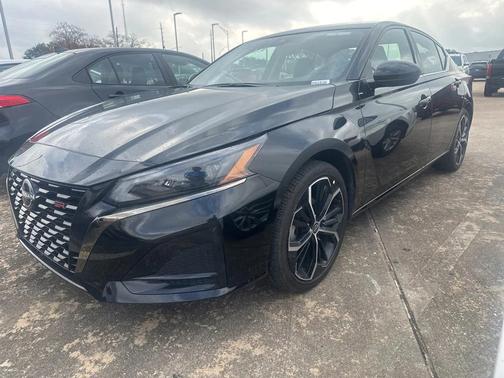 2025 Nissan Altima SR FWD