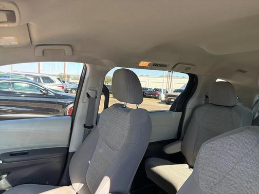 2021 Toyota Sienna LE