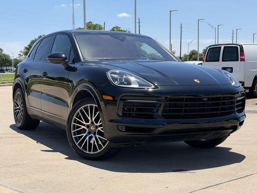 Black 2023 Porsche Cayenne Platinum Edition