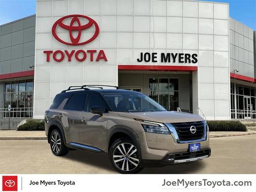 2024 Nissan Pathfinder Platinum FWD