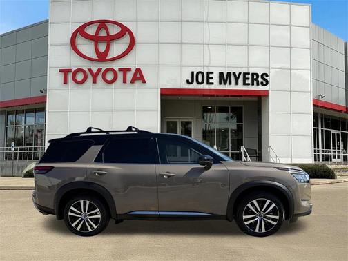 2024 Nissan Pathfinder Platinum FWD