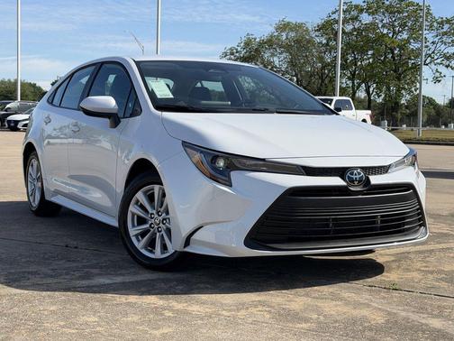 Wind Chill Pearl 2026 Toyota Corolla LE