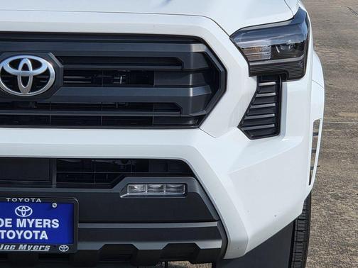 Ice 2026 Toyota Tacoma SR5