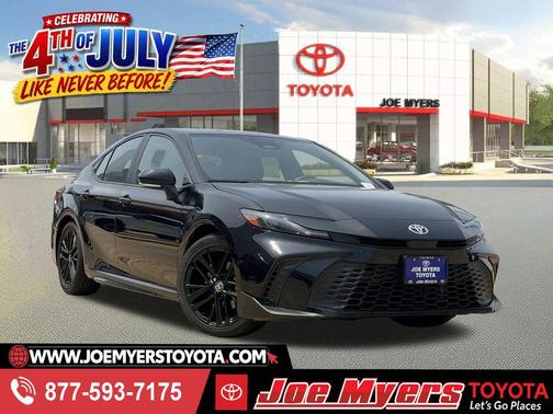 Black 2025 Toyota Camry SE