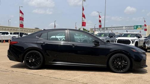 Black 2025 Toyota Camry SE