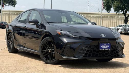 Black 2025 Toyota Camry SE