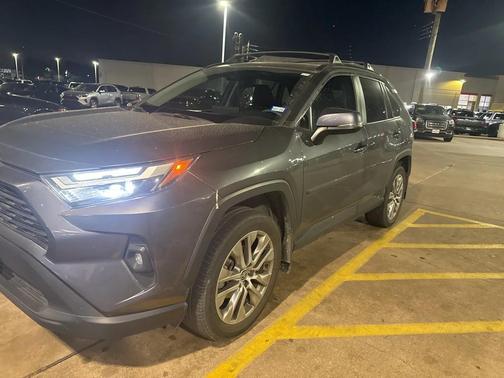 2024 Toyota RAV4 XLE Premium