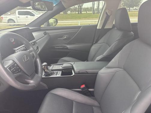 2022 Lexus ES 350 Base