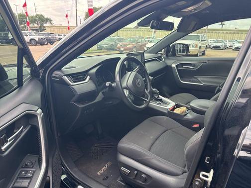 Midnight Black Metallic 2022 Toyota RAV4 Hybrid SE