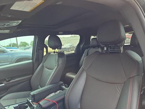 2025 Toyota Sienna XSE 7 Passenger