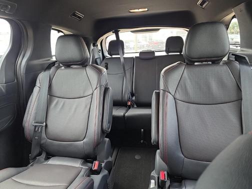 2025 Toyota Sienna XSE 7 Passenger