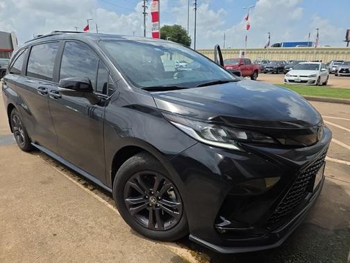 2025 Toyota Sienna XSE 7 Passenger