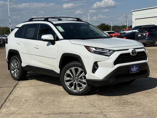 2025 Toyota RAV4 XLE Premium