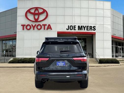 2025 Toyota Sequoia Base