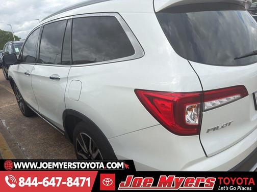 Platinum White Pearl 2022 Honda Pilot Touring 8-Passenger