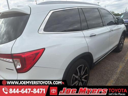 Platinum White Pearl 2022 Honda Pilot Touring 8-Passenger