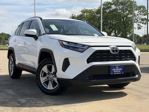 Ice 2024 Toyota RAV4 XLE