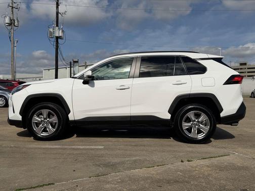 Ice 2024 Toyota RAV4 XLE