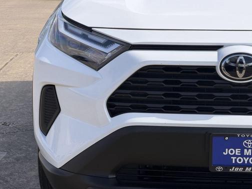 Ice 2024 Toyota RAV4 XLE