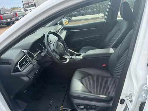 Ice 2024 Toyota Camry SE