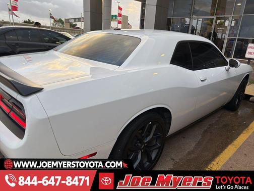 White Knuckle Clearcoat 2023 Dodge Challenger SXT